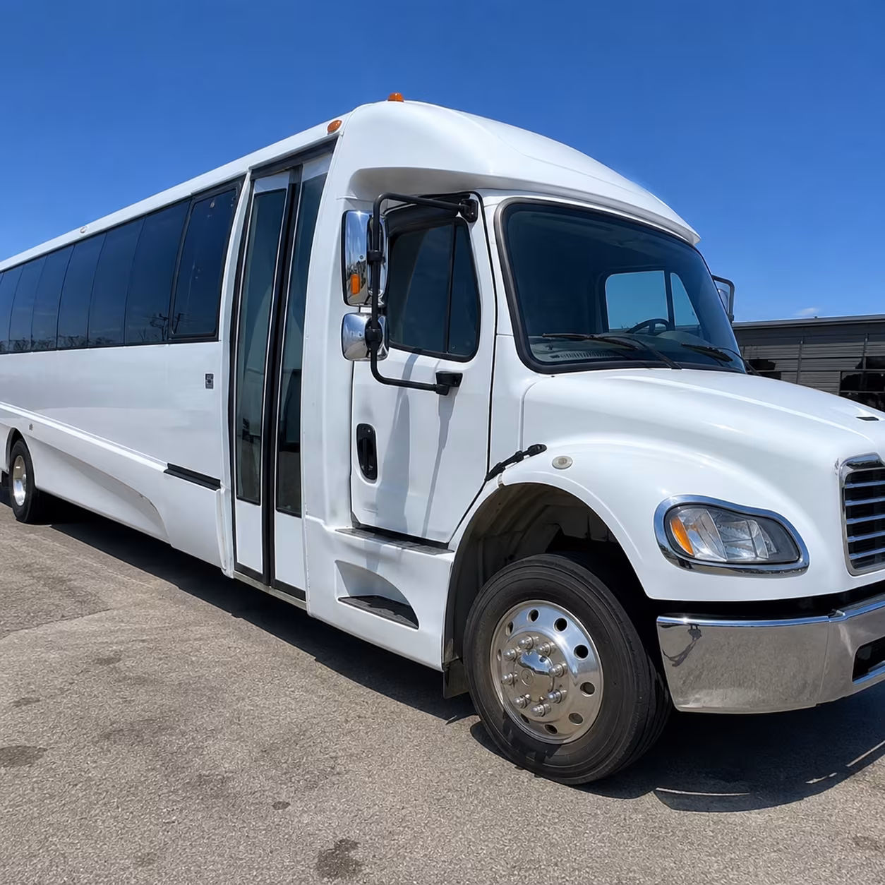 minibus rentals for nashua wedding ceremonies at countryside and garden venues