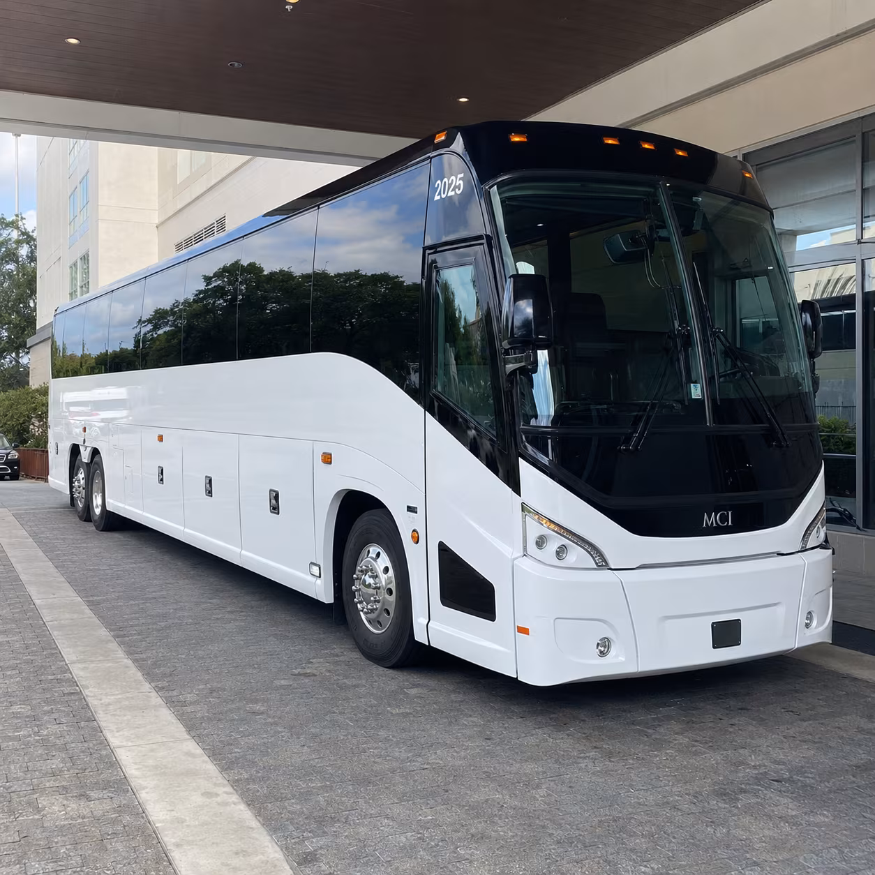 nashua 54 passenger charter bus